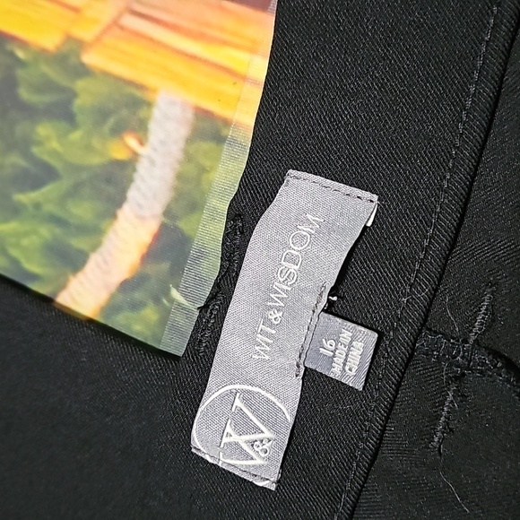 Wit & Wisdom High Waisted‎ Wide Leg Cargo Pants Size 16 NWT - Picture 6 of 8